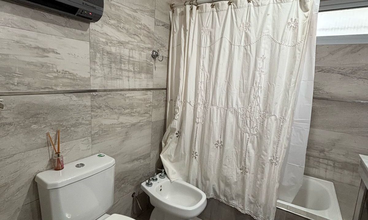 c059de8d-238c-438d-9384-d916c74e8b51